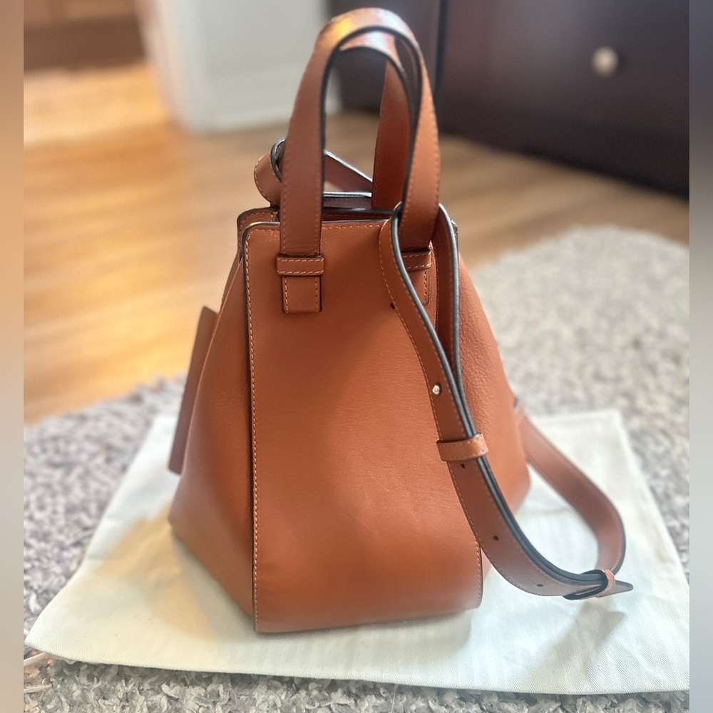 Authentic Loewe's iconic Hammock shoulder bag - Picture 10 of 16